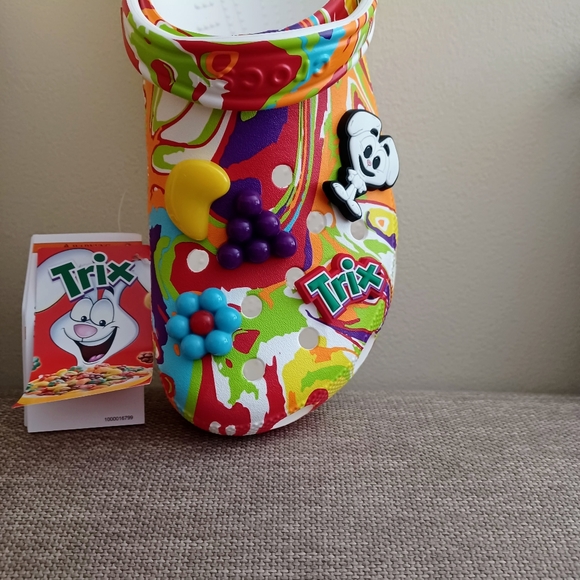 Crocs CLASSIC TRIX Cereal CLOG- NWT Men 11 - Picture 8 of 10